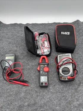 892946 Multimeter