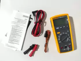 095969560825 FLUKE Remote Display Digital Multimeter