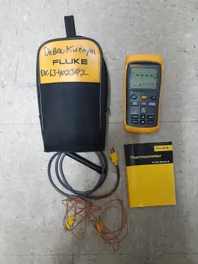 54-2 FLUKE Dual Digital Thermometer Data Logging
