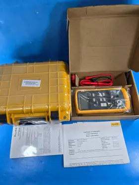 10000G FLUKE Pressure Calibrator