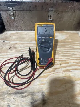 13700603 FLUKE Multimeter
