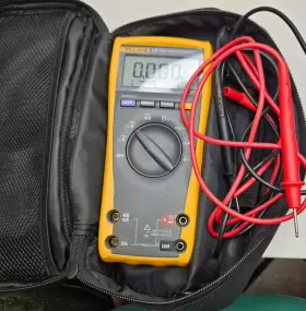 175ESFP FLUKE Digital Multimeter