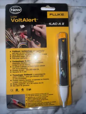 1LAC-A FLUKE Voltalert Voltage Detector Sound Tester Pocket