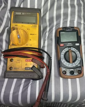 10039S FLUKE Multimeter Southwire Leads