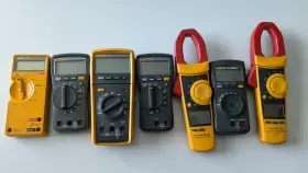 233A FLUKE Multimeters