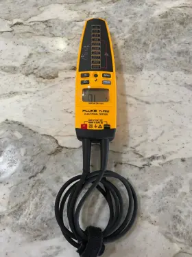 2548117 FLUKE Pro Electrical Tester