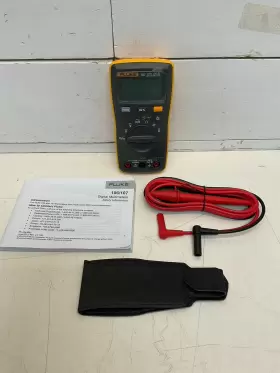 313028228258 FLUKE Ac Handheld Pocket Digital Multimeter
