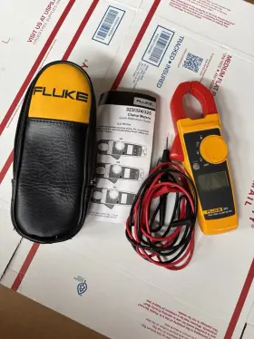 4637502 FLUKE Digital Clamp Meter