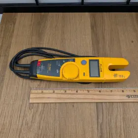 610101-1 FLUKE Electrical Tester Voltage Continuity Openjaw