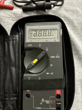 61891450 FLUKE Digital Multimeter Accompanying #2