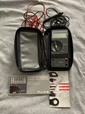 61891450 FLUKE Digital Multimeter Accompanying