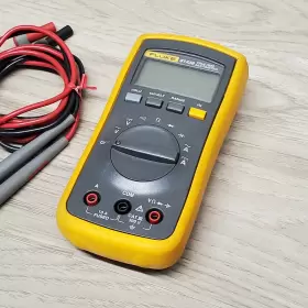 81438 FLUKE Multimeter Leads Battery #2