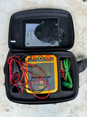 1537 FLUKE CORPORATION Advanced Insulation Resistance Tester