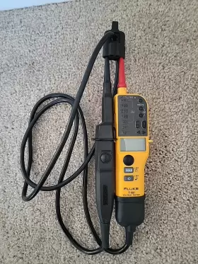 T150 FLUKE Pole Voltage Continuity Electrical Tester