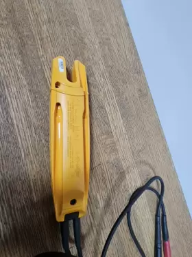 T5600USA FLUKE Voltage Tester #2