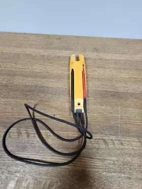 T5600USA FLUKE Voltage Tester #3