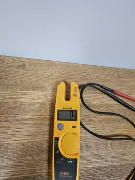T5600USA FLUKE Voltage Tester