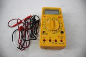 DM-8243 GOLDSTAR Multimeter