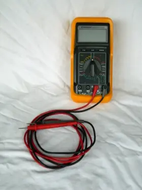 93-70 GREENLEE Digital Tester