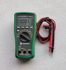 DM-65 GREENLEE Digital Multimeter Catiii Cativ