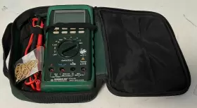 DM-820 GREENLEE Digital Electrical Multimeter Ac Cap Dmm