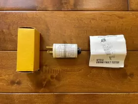 GFT2G HUBBELL WIRING DEVICE-KELLEMS Nos Receptacle Fault