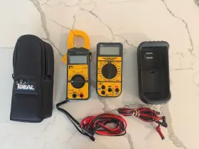61-672 IDEAL Clamp Meter