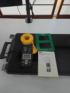 61-920 IDEAL Resistance Clamp Meter
