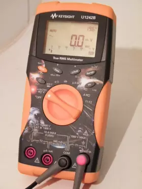 U1242B KEYSIGHT Digital Multimeter Harmonic Temperature #2