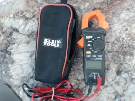 0010000 KLEIN TOOLS Multimeters