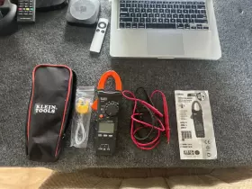 CL210 KLEIN TOOLS Auto Digital Clamp Meter Amp Ac