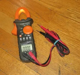 CL200 KLEIN TOOLS Ac Clamp Voltage Tester Continuity Leads