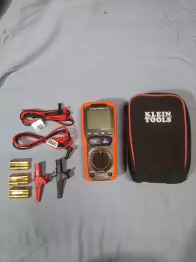 ET600 KLEIN TOOLS Tester