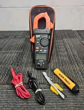 CL220 KLEIN TOOLS Digital Clamp Meter Voltage Tester