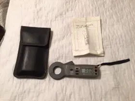 DM-1000 LUTRON Mini Aca Dca Clamp Meter
