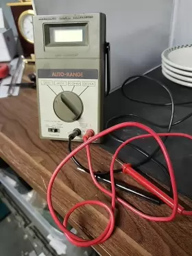 22-196 MICRONTA Lcd Digital Multimeter Owners Manual Power