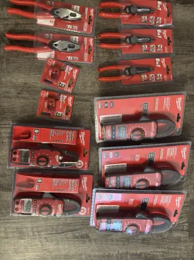 011442844 MILWAUKEE Electrical Tools Voltage Meter Amp Clamp