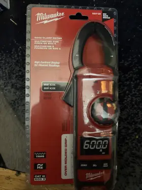 45242173778 MILWAUKEE Clamp Meter Cat Trms