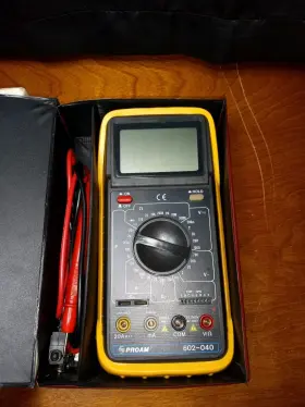 602-040 PROAM Digital Multimeter Display Perfectly Battery
