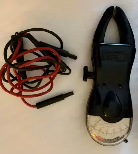 MODEL-300 PYRAMID INSTRUMENT CORP Amprobe Volt Ampmeter