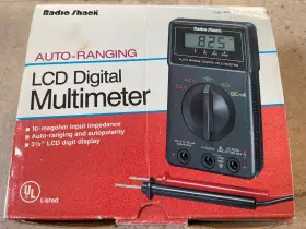 22-166B RADIOSHACK Radio Lcd Digitalmultimeter Auto