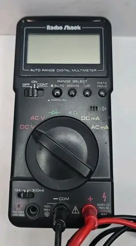 22-186A RADIOSHACK Radio Auto Digital Miltimeter
