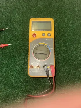 99008663 RADIOSHACK Digital Multimeter