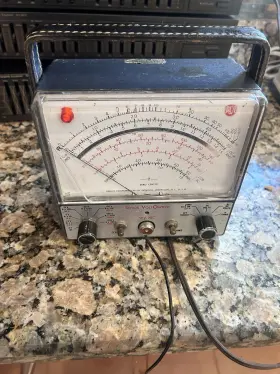 WV-98CX RCA Voltmeter Vacuum Tube Senior Voltohmyst Alligator