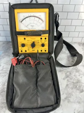260-XI SIMPSON Overload Protected Volt Milliammeter Bag