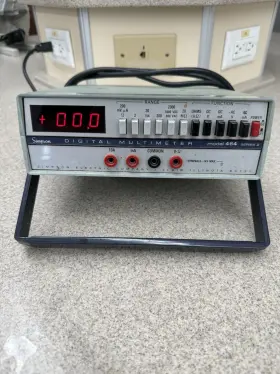 464D SIMPSON Digital Multimeter Powers Up