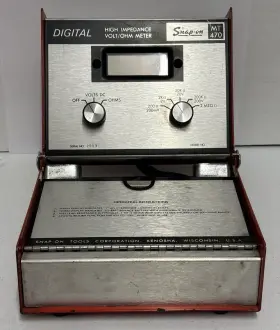 MT-470 SNAP-ON Digital High Impedance Voltage Meter