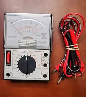 HM-102S SOLTEC Fluke Analong Multimeter