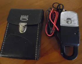 SR150 SPERRY Snap Volt Meter Multimeter