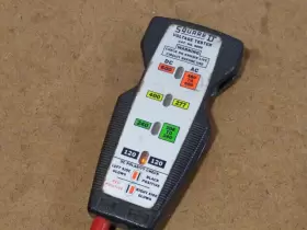 5009 SQUARE D Voltage Tester Cat #2